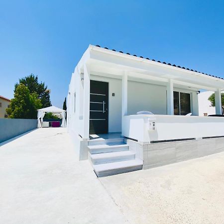 SANDY BAY Villa Ayia Napa Esterno foto