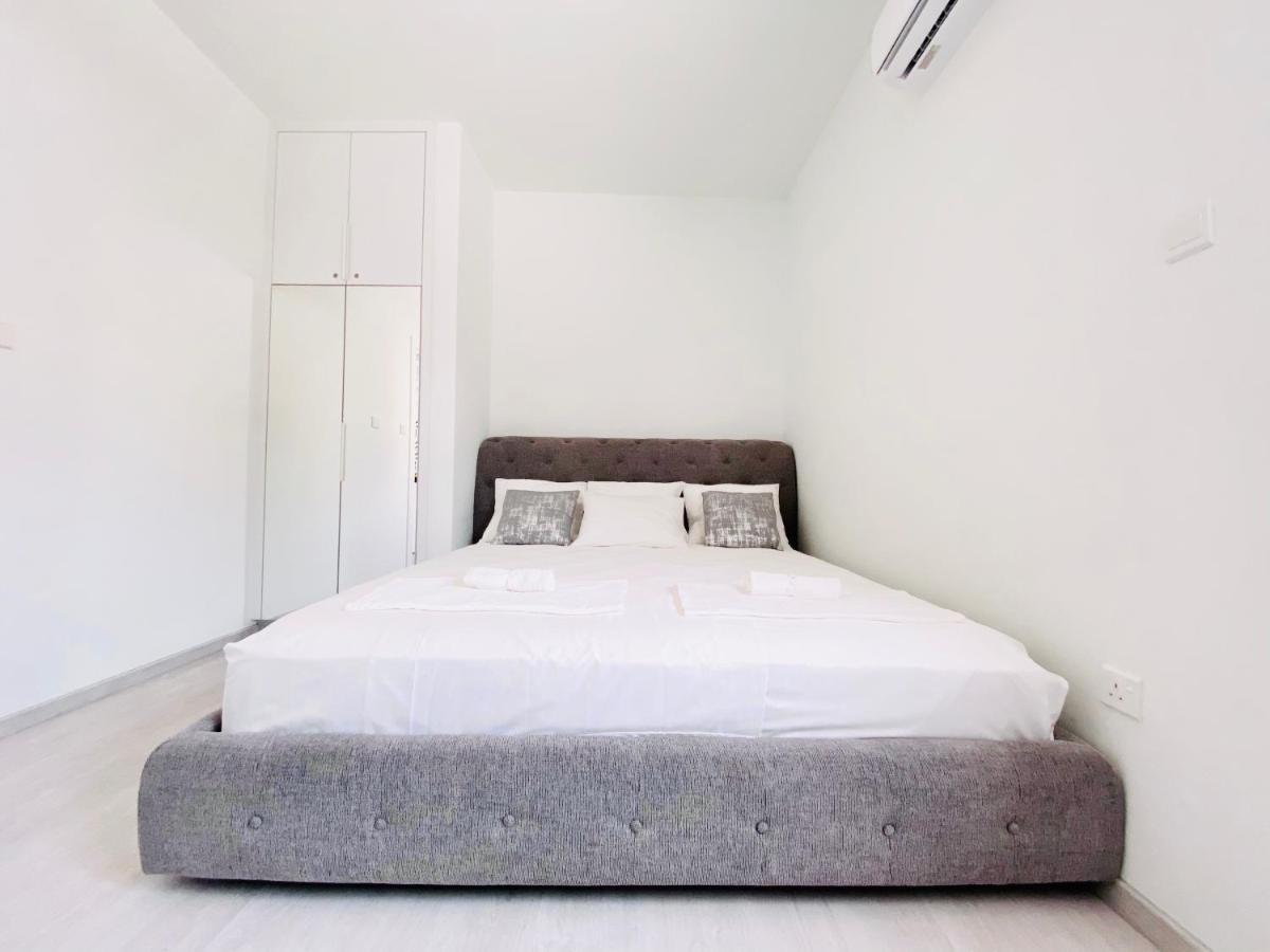 SANDY BAY Villa Ayia Napa Esterno foto
